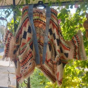 《SOLD》✨||Free People“Running Wild Poncho”— Rare🧶|| XS/S|| Collectable ||